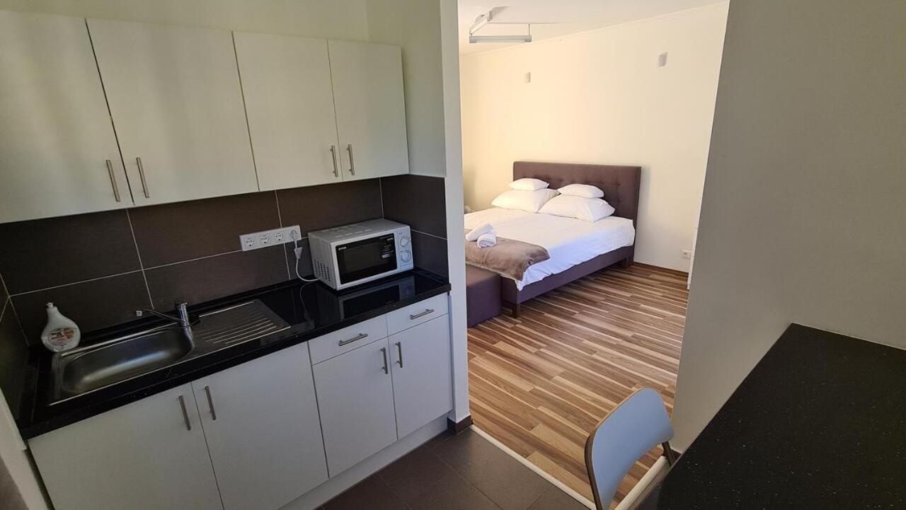 Mediterran Apartman With Pool Siófok Exteriér fotografie