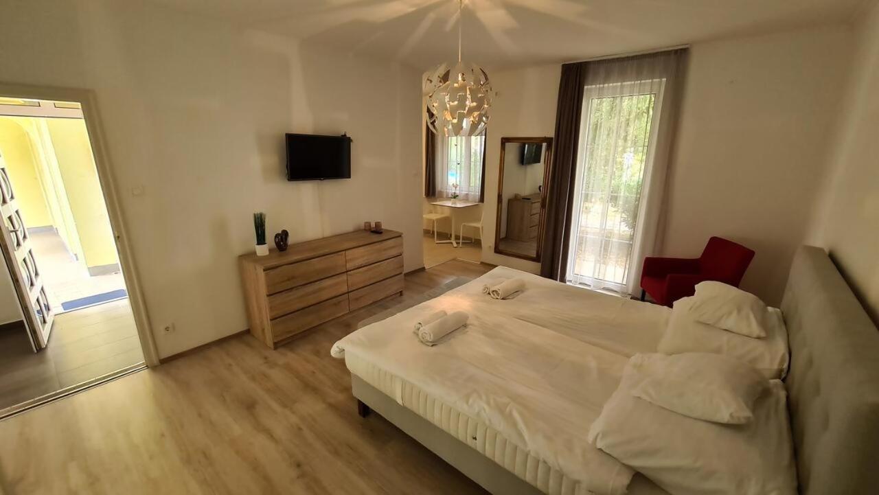 Mediterran Apartman With Pool Siófok Exteriér fotografie