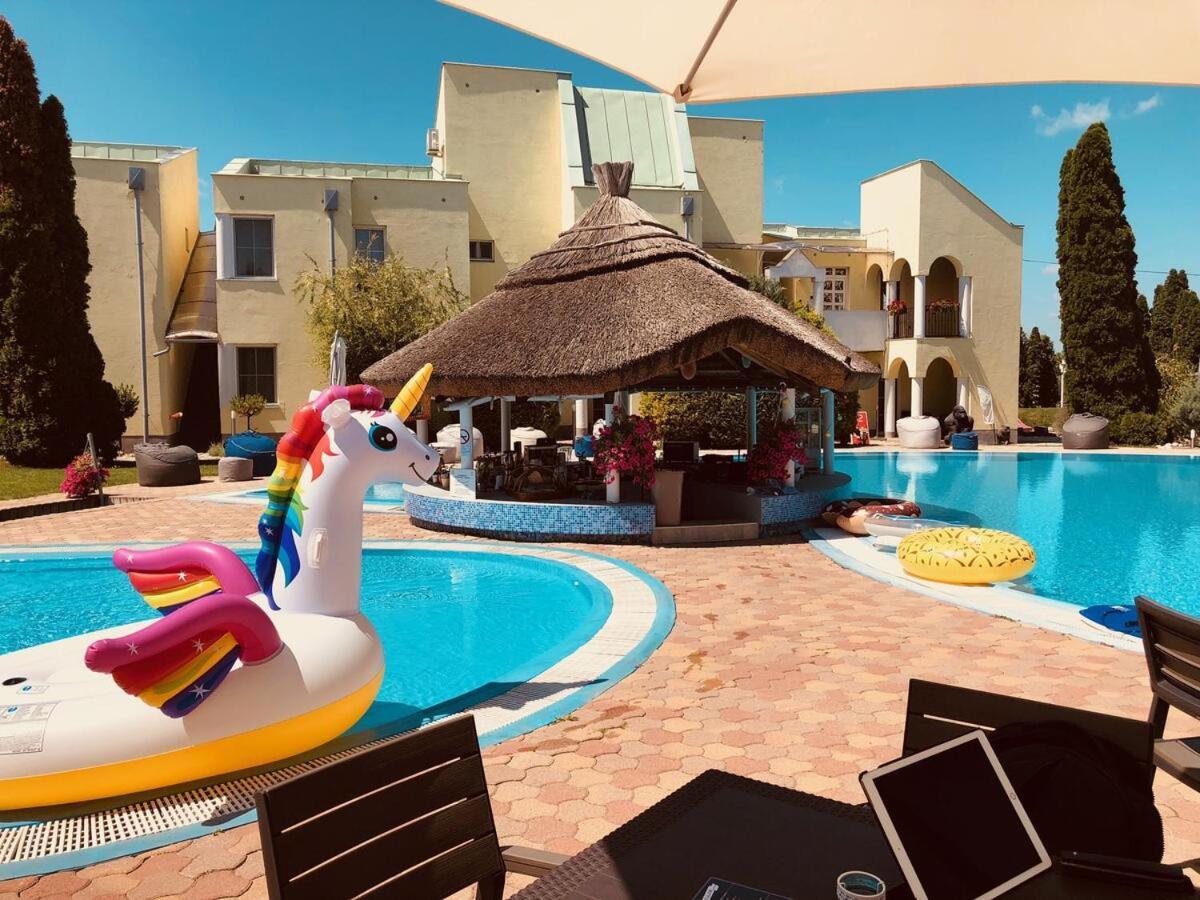 Mediterran Apartman With Pool Siófok Exteriér fotografie
